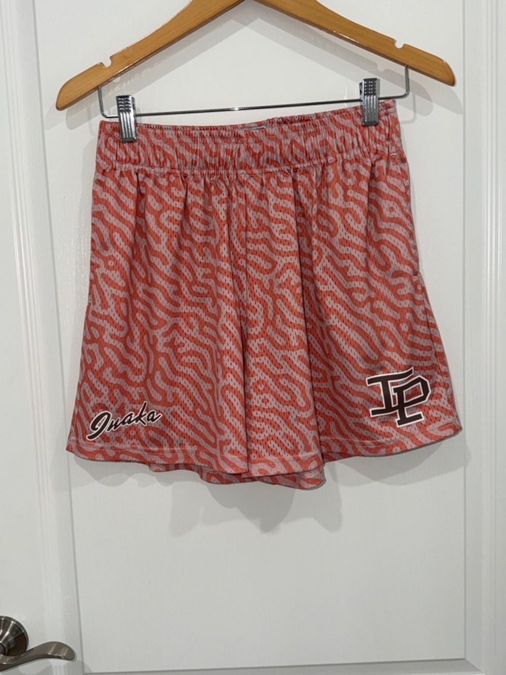 Inaka Power Mesh Shorts Size woman’s  large  Performance in Coral Wave Print